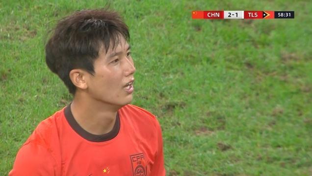 这也不进啊！向余望2分钟2失良机，超级大单刀打中门将身上！